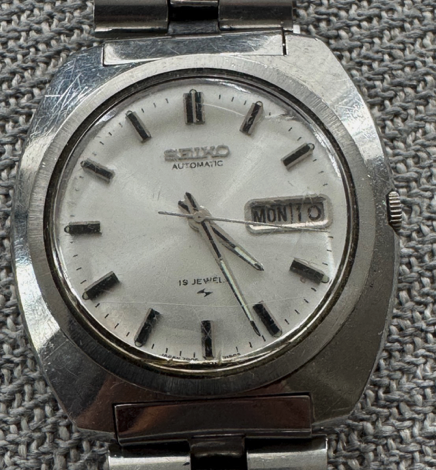 Seiko 7006-7090 Cushion Case Automatic